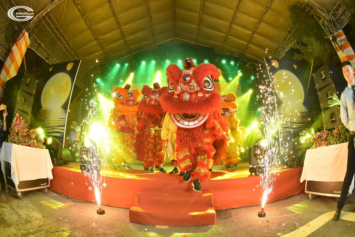 Vui trung thu cùng chị Hằng, chú Cuội tại các KCH của Him Lam